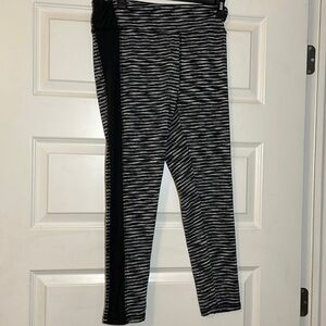 Black white leggings